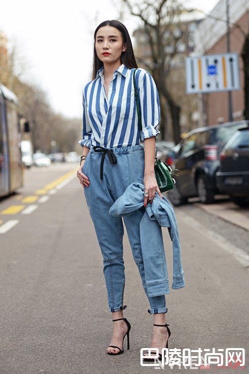 竖条纹搭配裤可以穿出潇洒感觉吗_竖条纹经典单品怎么时髦的穿?哪种竖条纹服饰是衣橱必备?