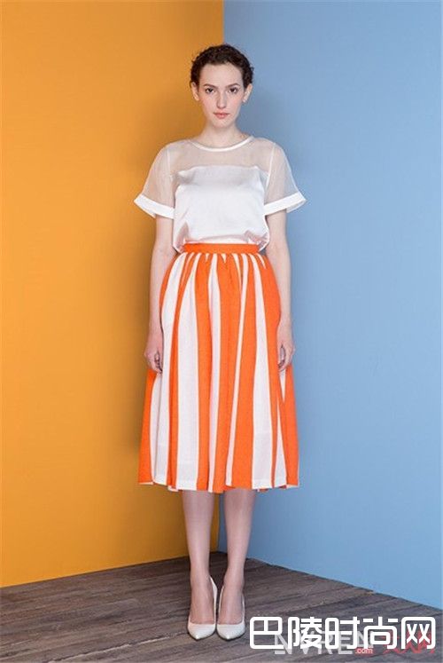 竖条纹怎么穿更好看_竖条纹经典单品怎么时髦的穿？哪种竖条纹服饰是衣橱必备？