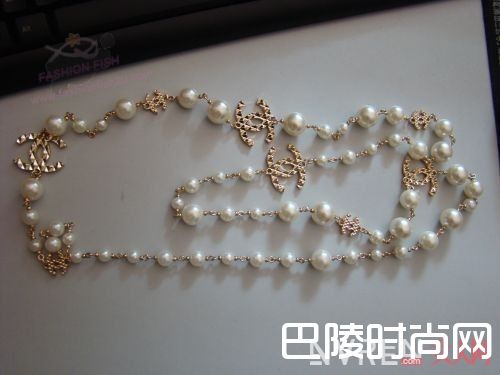 Chanel珍珠品牌简介_珍珠与哪些材质组合流行?这些品牌珍珠首饰能让你变得时髦吗?