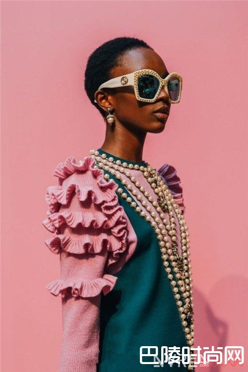 不同长度的珍珠项链怎么搭配_珍珠日常怎么搭配时尚？搭配什么服饰优雅？