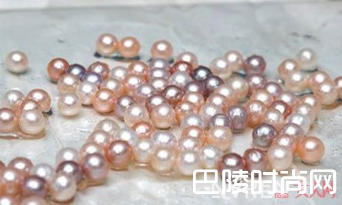 不同长度的珍珠项链怎么搭配_珍珠日常怎么搭配时尚？搭配什么服饰优雅？