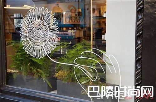 Louise Madzia介绍_不好好做花瓶 长这样有点小过分了