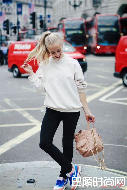 2017明星模特都爱的运动鞋是什么_ 2017年盛夏,哪些鞋履你必须入手呢?