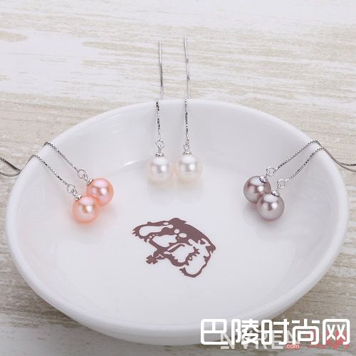 日常适合佩戴哪种珍珠项链_珍珠日常怎么搭配时尚？搭配什么服饰优雅？