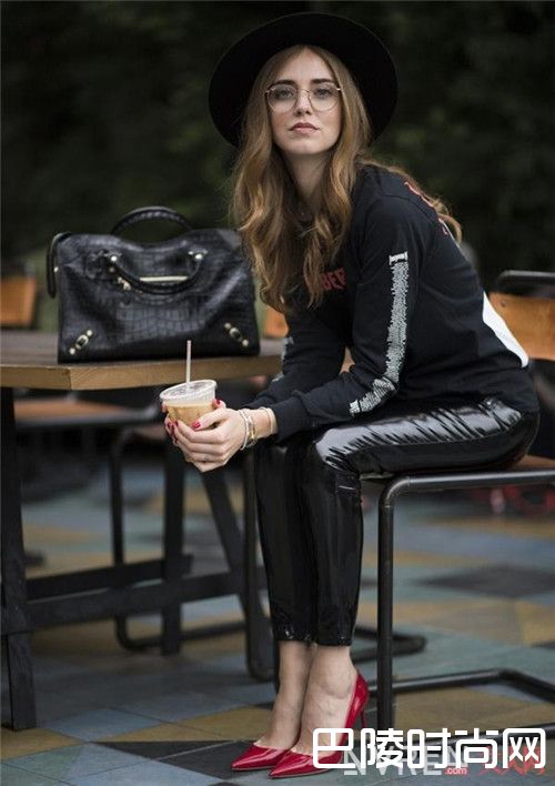 尖头高跟鞋怎么搭配让你光芒四射_ 2017年盛夏，哪些鞋履你必须入手呢？