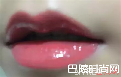 植村秀黑管漆光唇釉介绍_真的超难用！500人亲测你踩雷了吗