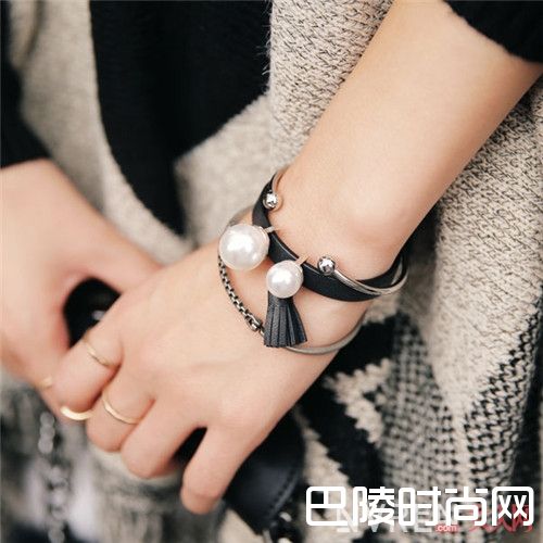 编织宽沿帽2017年夏天时髦吗_2017年夏天最时髦的六大配饰是什么？美丽女人至少要有一个！