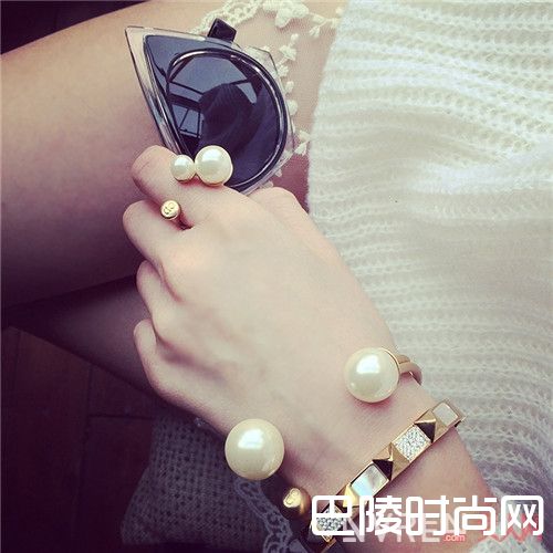 编织宽沿帽2017年夏天时髦吗_2017年夏天最时髦的六大配饰是什么？美丽女人至少要有一个！