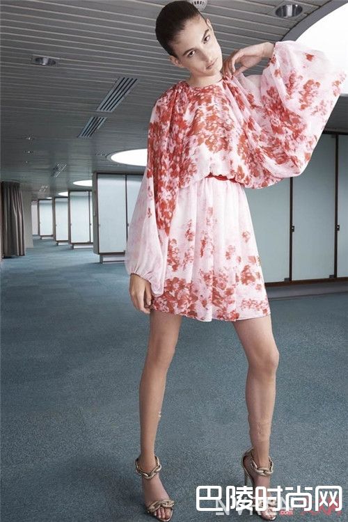 Giambattista Valli2018早春度假系列品简介_2018早春度假系列品牌:这些好看的裙子让你做夏日女神!