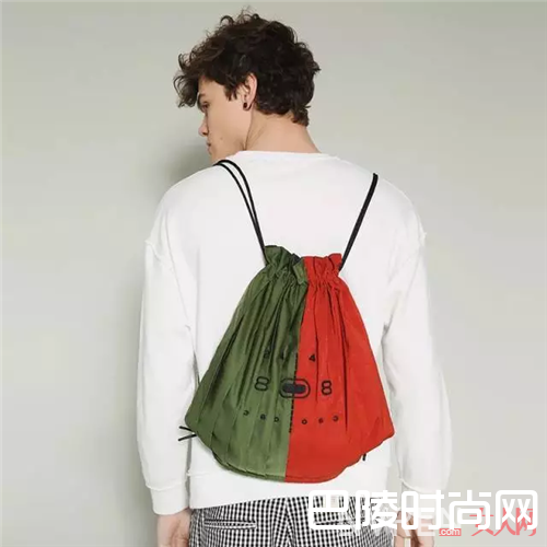 TYAKASHA塔卡沙介绍_这些小众背包原来可以这么时髦？看来这次不剁手是不行了