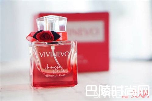 vivinevo Mirage World Romantic Rose香水简介_这十支香水能满足你的玫瑰控灵魂嗅觉吗？