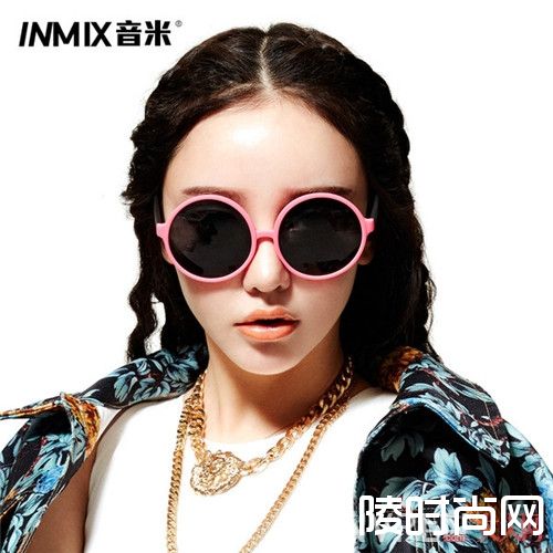 INMIX音米彩色墨镜 简介_夏日哪些配饰平价又精致？这些配饰戴上美上10个度！