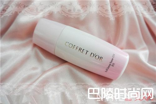 COFFRET D'OR 持久轻透隔离霜 简介_夏天脱妆救星：这些隔离乳液让底妆不再斑驳！