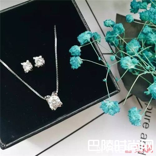 Her Jewellery施华洛世奇合作款2件套 简介_夏日哪些配饰平价又精致？这些配饰戴上美上10个度！