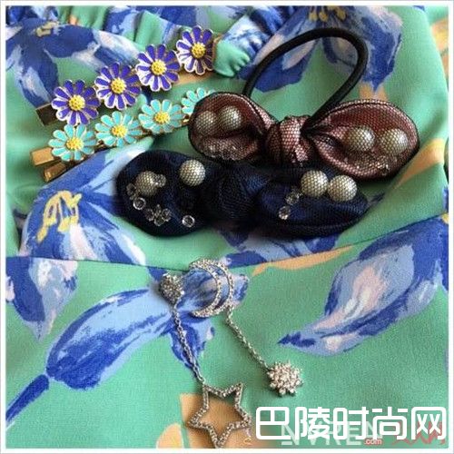 Snidel  Lily Brown海洋元素耳环 简介_夏日哪些配饰平价又精致？这些配饰戴上美上10个度！