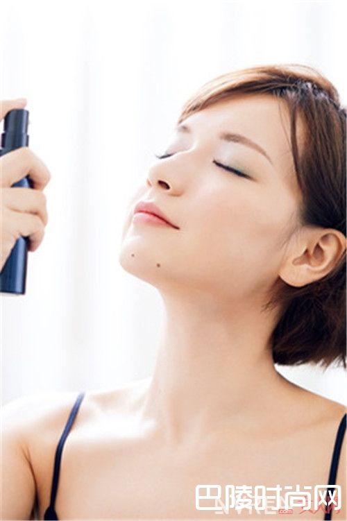 Covermark水滢修护隔离乳液 简介_夏天脱妆救星：这些隔离乳液让底妆不再斑驳！