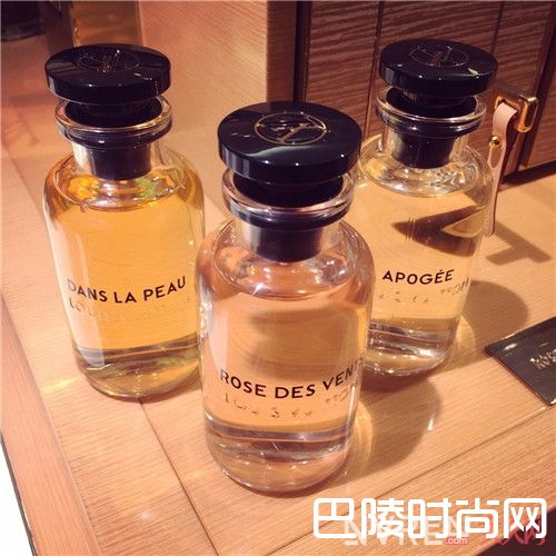 Louis Vuitton风中玫瑰（ROSE DES VENTS）香水 简介_8月最“嘉”护肤新品：有哪些护肤产品让你夏日肌肤活力、冰爽水润？！