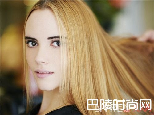 亚麻白金发色会让皮肤更有光泽吗_2017流行发色都有哪些颜色？不同肤质女生适合什么发色？