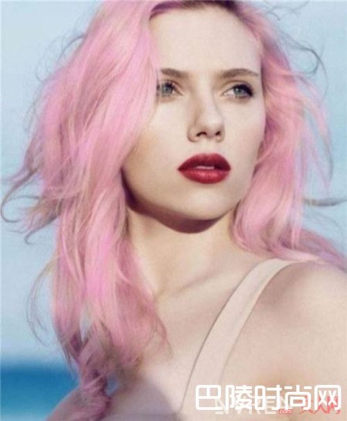 粉色头发和什么颜色混搭更出众_2017流行发色都有哪些颜色?不同肤质女生适合什么发色?