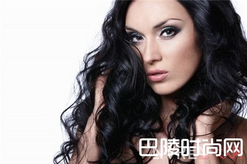 黑色头发适合什么皮肤的女生_2017流行发色都有哪些颜色？不同肤质女生适合什么发色？