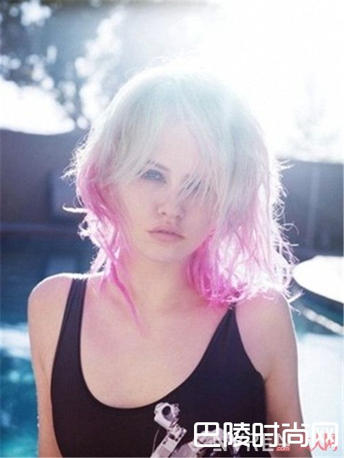 白色皮肤染什么颜色更加自然好看_2017流行发色都有哪些颜色?不同肤质女生适合什么发色?