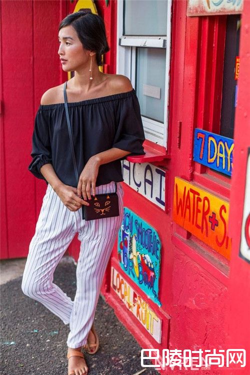 一字领上衣搭配西裤时髦吗_一字肩上衣搭配什么裤子时尚有气质？5个小技巧教你如何驾驭一字肩！