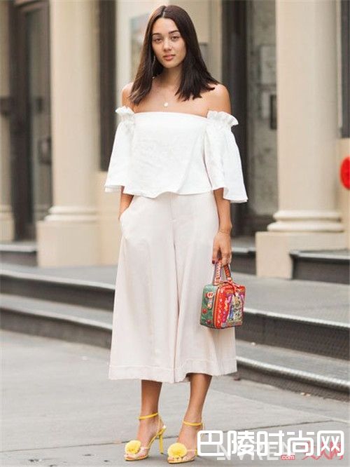 一字肩上衣搭配阔腿裤穿什么鞋子好_一字肩上衣搭配什么裤子时尚有气质？5个小技巧教你如何驾驭一字肩！