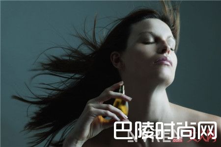 这9款适合你的香水，才是这个夏天你需要的！_这九款人气香水，有没有一款是属于你的味道？