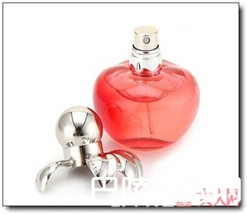 这9款适合你的香水，才是这个夏天你需要的！_这九款人气香水，有没有一款是属于你的味道？