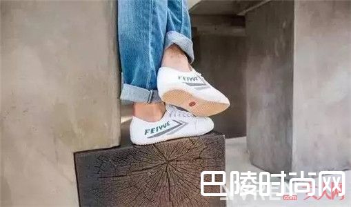 这几款帆布鞋让你轻松出街！_帆布鞋控的你买对鞋了吗？这几款帆布鞋让你轻松出街！
