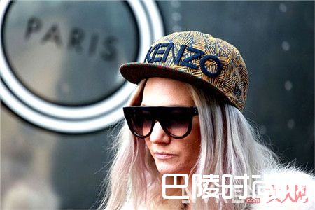 这个秋季时尚博主教你用帽子凹造型!_秋季凹造型神器拔草推荐:带你玩转“帽子戏法”!