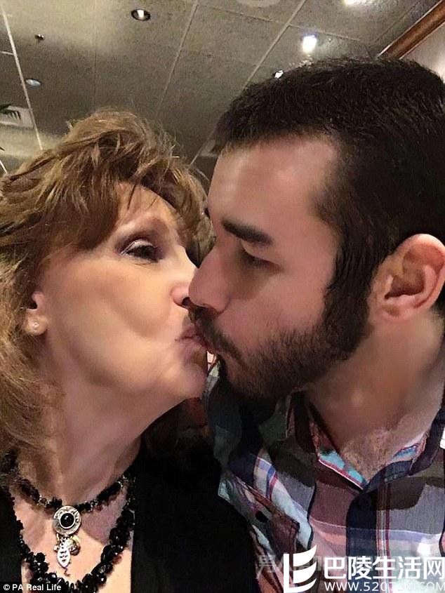 美国71岁老妇和17岁男子接吻 美国71岁老妇和17岁男子接吻