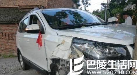 重庆小伙显摆自己有新车