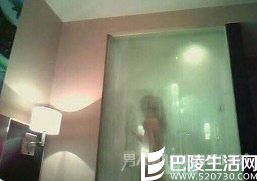 醉酒男子欲偷拍老婆洗澡