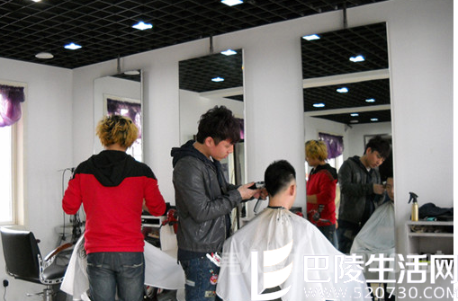 男子花了1776元 男子花了1776元