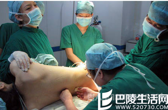 男子让网友在宾馆做变性手术