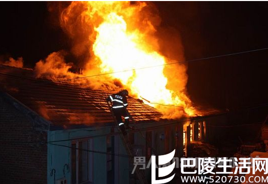 女子心情不好烧房子