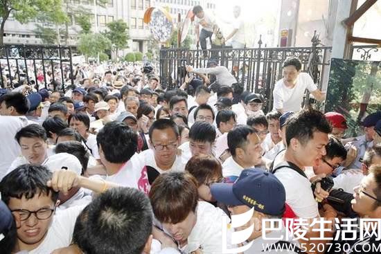 万人抗议同性婚姻现场 万人抗议同性婚姻现场