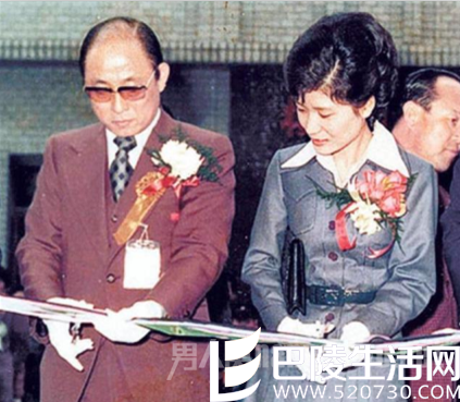 崔顺实与朴槿惠