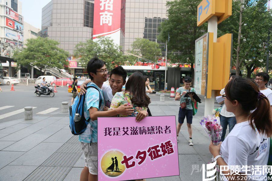 刘石在西单门口征婚