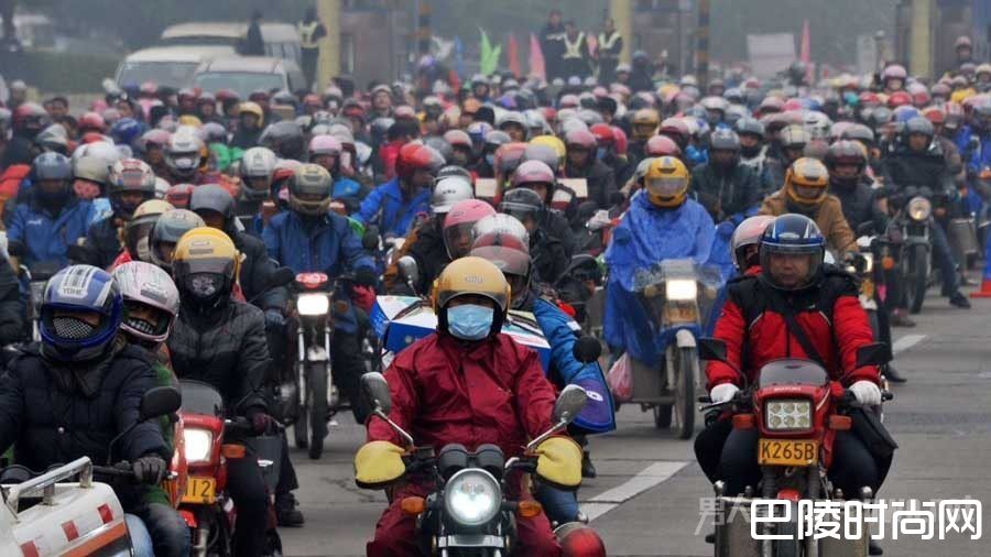 春运摩托车免费加油