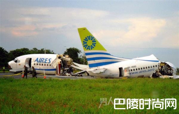 飞机坠毁