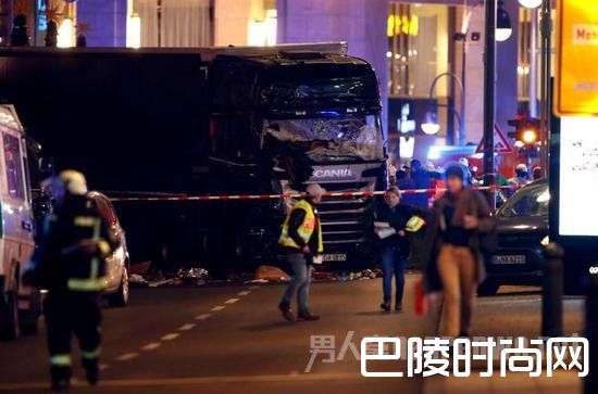 全球一夜三起袭击事件 全球一夜三起袭击事件