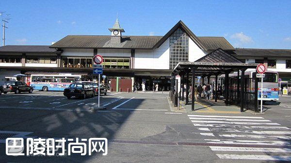 日本铁路站台景色