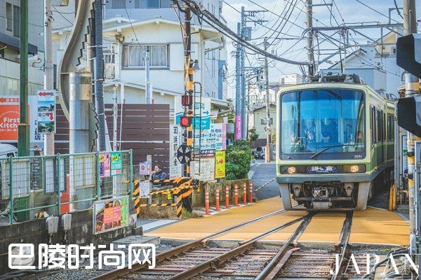 日本铁路站台景色