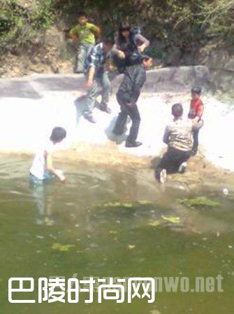 副校长救落水儿童 副校长救落水儿童