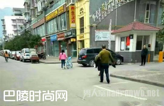 副校长救落水儿童后默默离去 副校长救落水儿童后默默离去