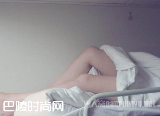 火车上钻进女大学生被窝 火车上钻进女大学生被窝