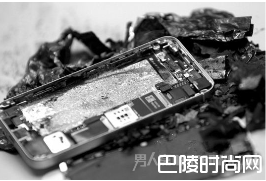  iPhone 6Plus充电时发生爆炸