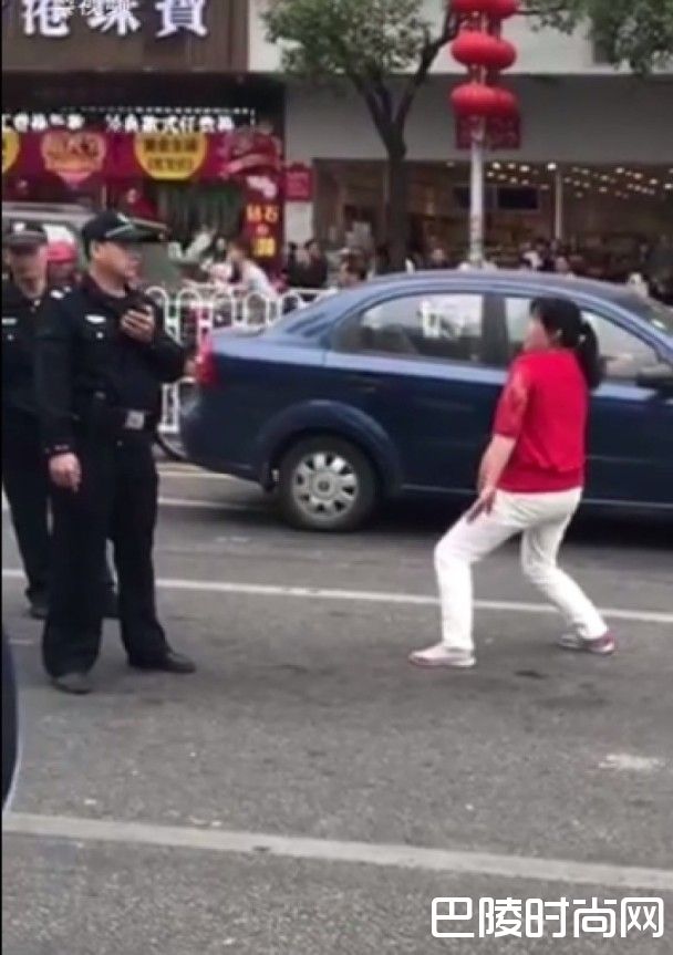 女子受刺激了 女子受刺激了